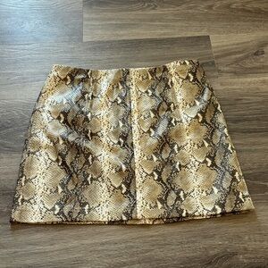 Wild Honey Faux Snakeskin Mini Skirt | Neutral Python Print | Size M